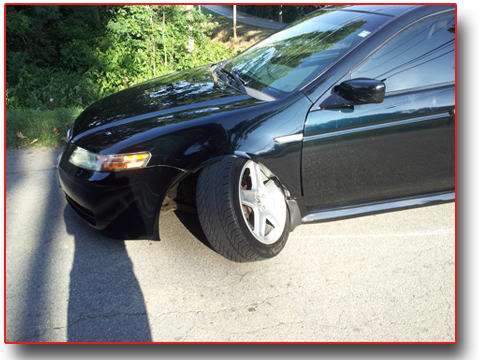 acura with damaged wheel hub